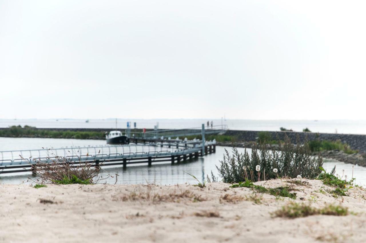 Heerlijk Huis aan het IJsselmeer Stavoren Buitenkant foto