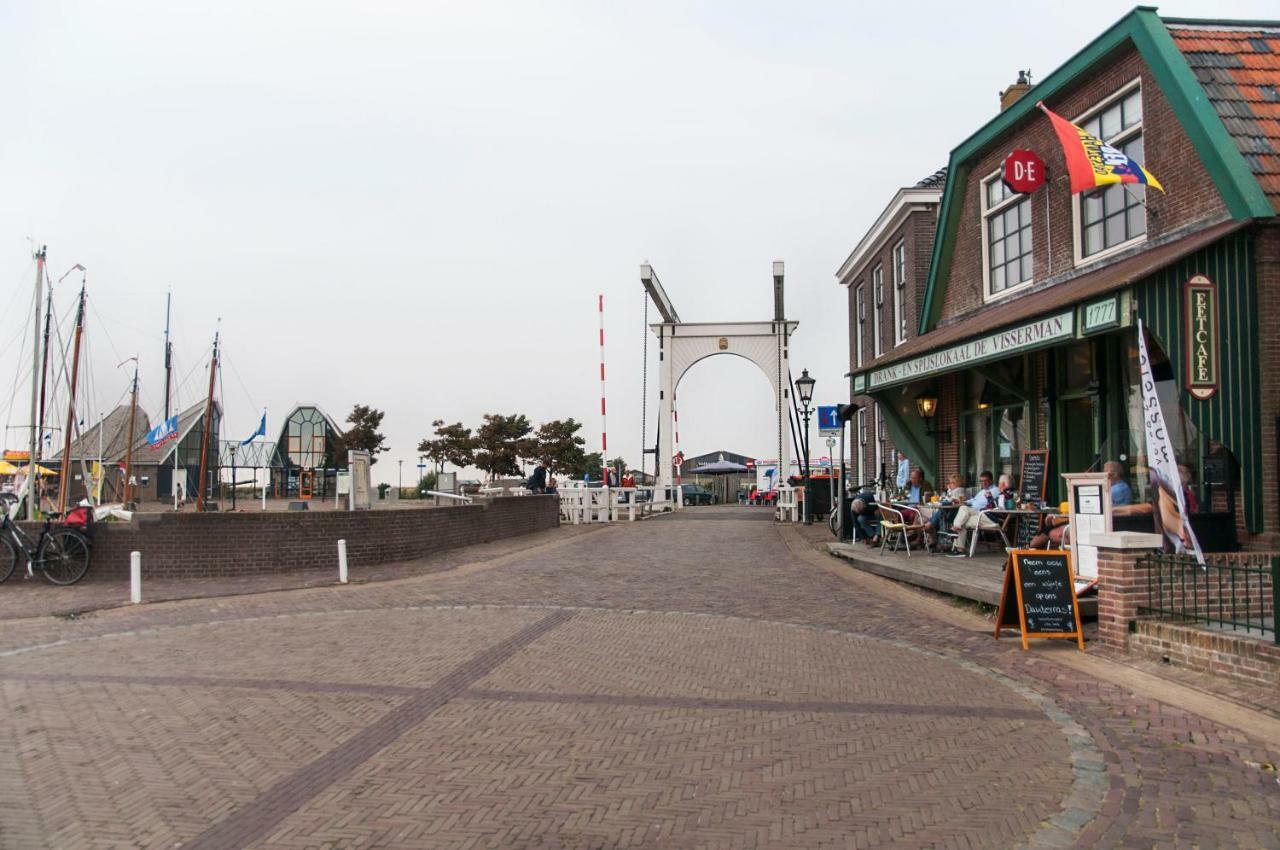 Heerlijk Huis aan het IJsselmeer Stavoren Buitenkant foto