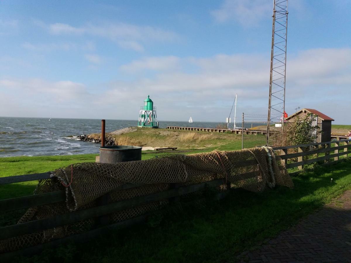 Heerlijk Huis aan het IJsselmeer Stavoren Buitenkant foto